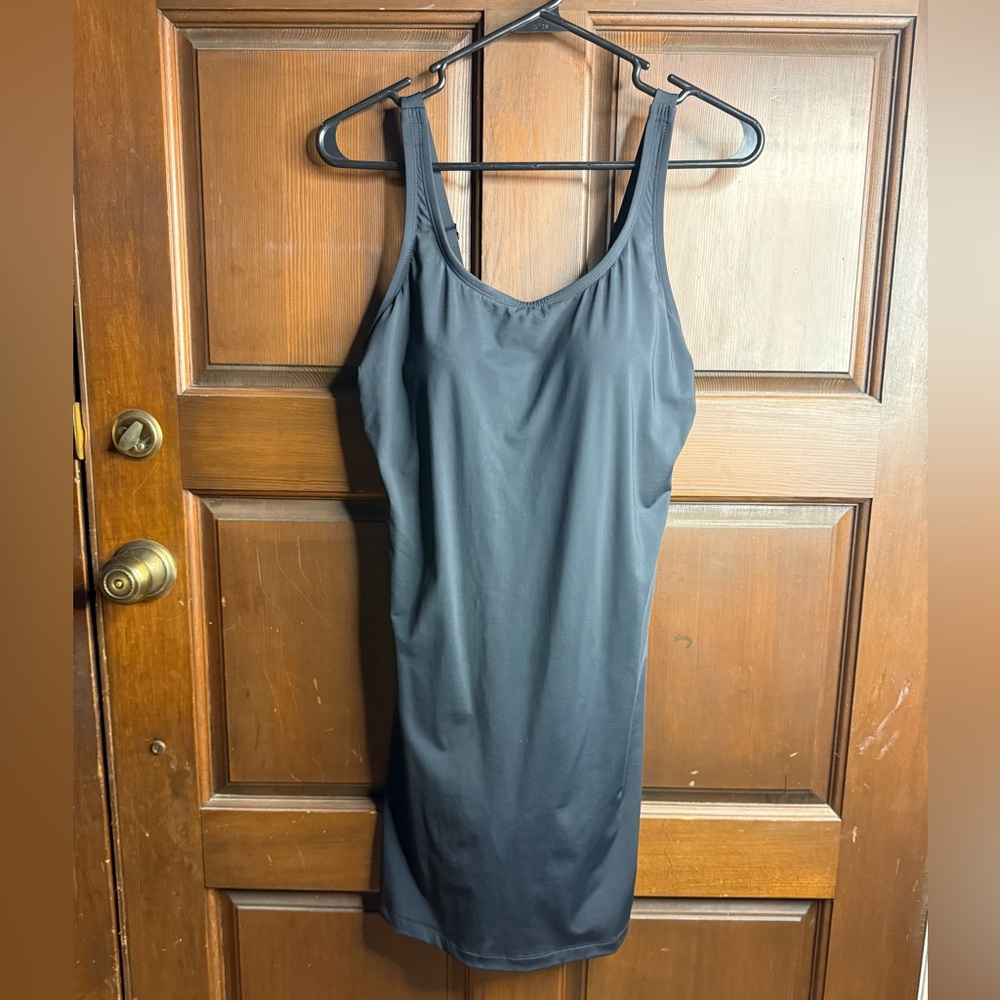Duluth Trading Co swim size 6 Suit Up  Built in Bra One Piece Dress Black